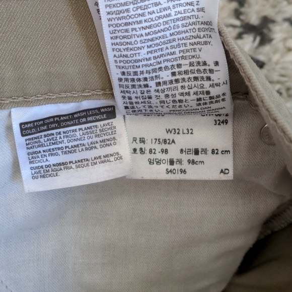 Levi's Cropped White Tab 508 - Picture 5 of 5